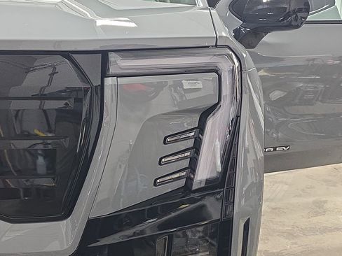 New 2026 GMC Sierra EV Elevation image 30