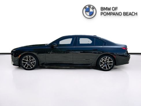 Used 2024 BMW 750e xDrive image 4