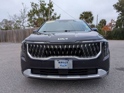 Used 2025 Kia Carnival
