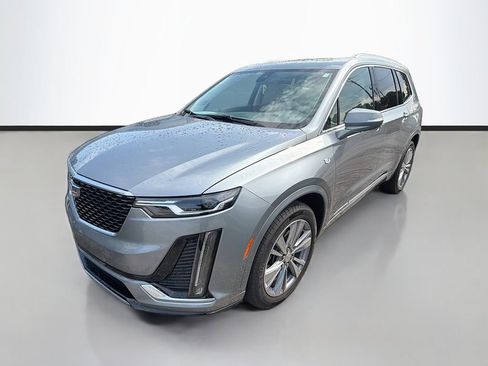 Used 2023 Cadillac XT6 Premium Luxury w/ Technology Package FWD image 5