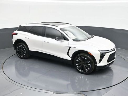 New 2025 Chevrolet Blazer EV RS w/ Super Cruise Package image 60