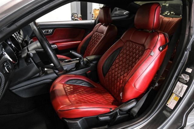 Used 2017 Ford Mustang Coupe RWD image 29