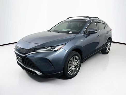 Used 2021 Toyota Venza Limited AWD/4WD image 3