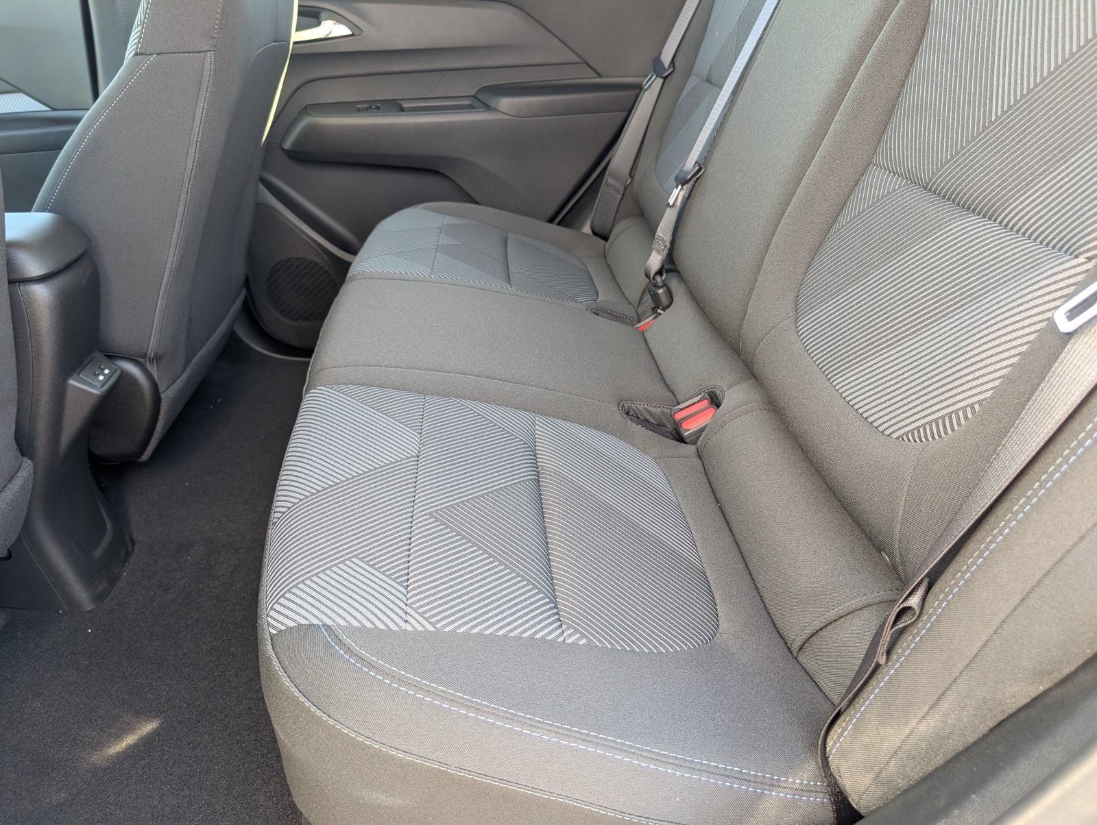 New 2027 Chevrolet Bolt LT w/ Comfort Package FWD image 7