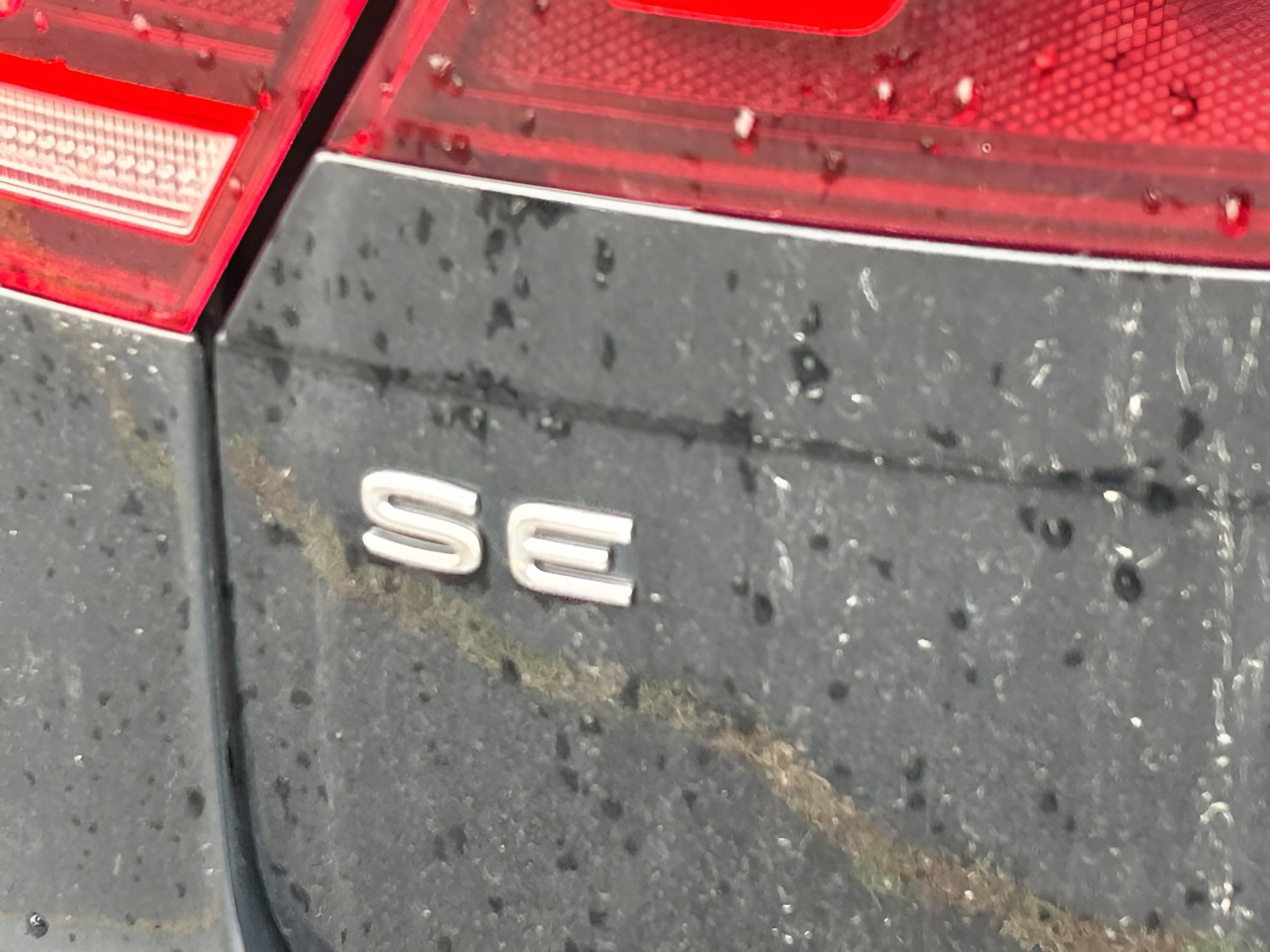 Used 2022 Volkswagen Tiguan SE R-Line AWD/4WD image 9