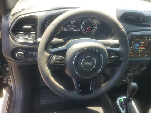 Used 2022 Jeep Renegade Altitude AWD/4WD image 14