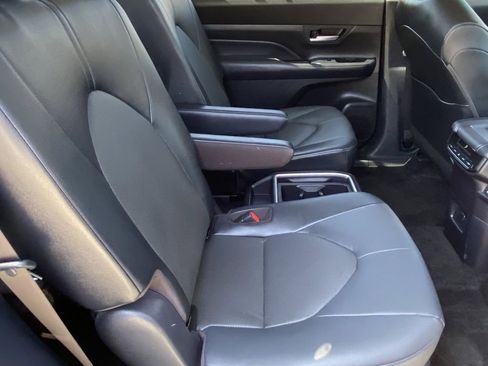 Certified 2025 Toyota Grand Highlander FWD image 19