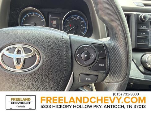 Used 2018 Toyota RAV4 LE FWD image 28