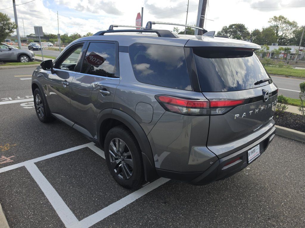 Certified 2024 Nissan Pathfinder SV AWD/4WD image 7