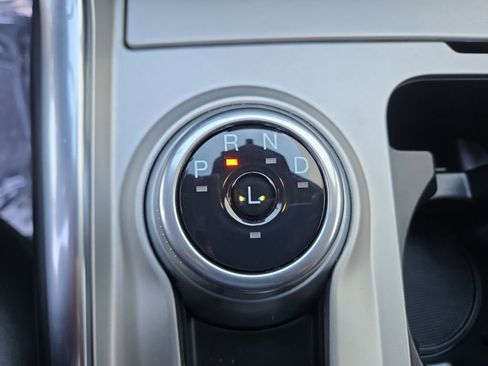 Used 2022 Ford Explorer XLT w/ Equipment Group 202A image 23