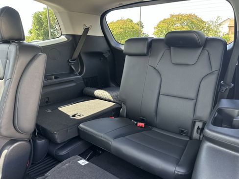 Used 2023 Kia Telluride EX w/ EX Captain's Chair Package FWD image 32