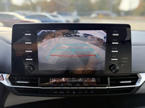 Used 2021 Toyota Sienna LE image 13