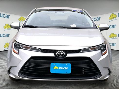Used 2025 Toyota Corolla LE image 2