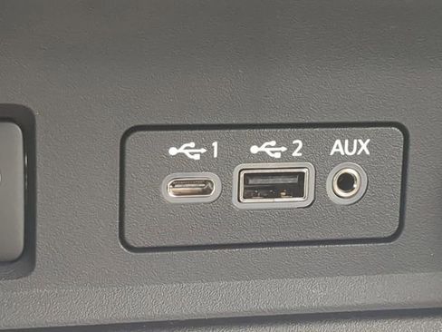 Used 2025 Nissan Sentra SV image 21