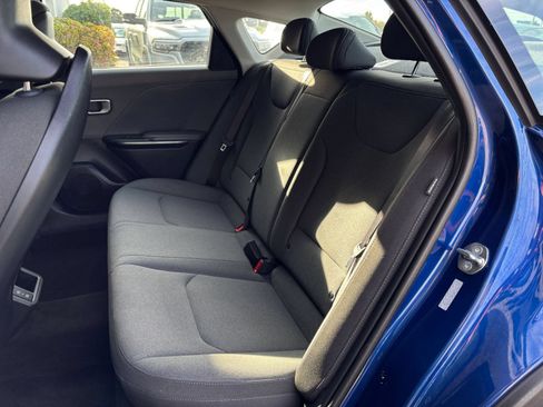 Used 2025 Kia K4 FWD image 32