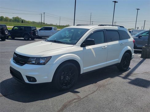 Used 2019 Dodge Journey SE w/ Connectivity Group image 1