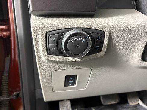 Used 2016 Ford F150 XLT w/ Equipment Group 302A Luxury AWD/4WD image 13