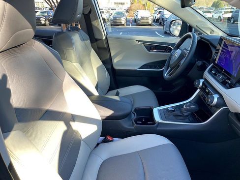 Used 2024 Toyota RAV4 Limited image 21