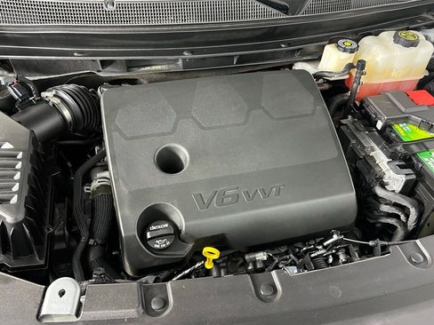 Used 2023 Chevrolet Traverse High Country image 40