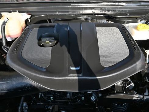 Used 2025 RAM 1500 Laramie w/ Sport Appearance Package AWD/4WD image 17