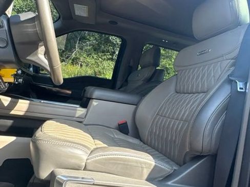 Used 2025 Ford F450 Platinum w/ Platinum Plus Package AWD/4WD image 11