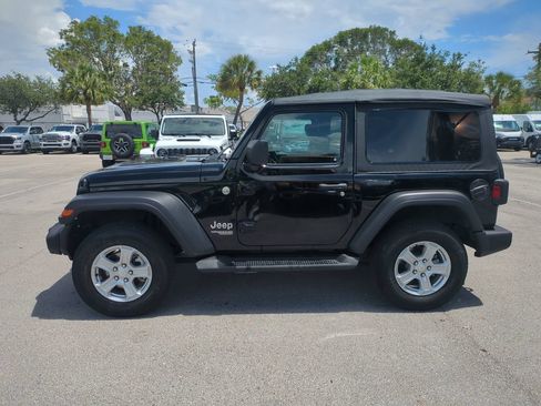 Used 2021 Jeep Wrangler Sport AWD/4WD image 9