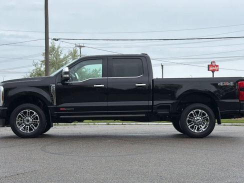 Certified 2025 Ford F350 Platinum w/ Platinum Plus Package AWD/4WD image 5