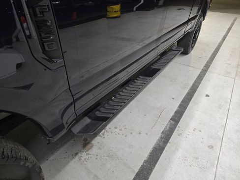 Used 2021 Ford F250 Lariat image 11