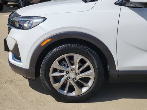 Used 2022 Buick Encore GX Essence w/ Advanced Technology Package FWD image 8