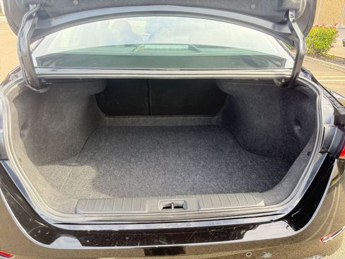 Used 2025 Nissan Sentra SV image 31