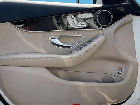Used 2015 Mercedes-Benz C 300 4MATIC Sedan image 19