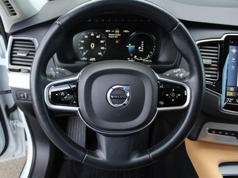 Used 2016 Volvo XC90 T8 Momentum w/ Vision Package image 19