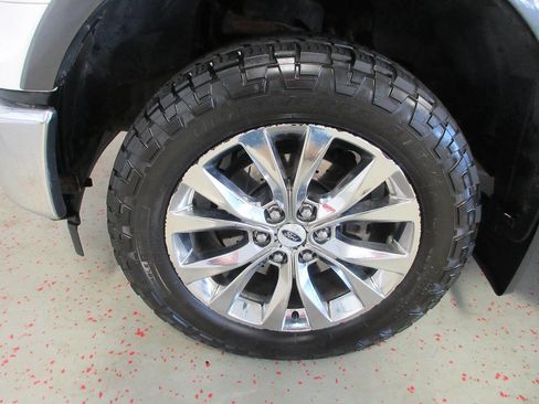 Used 2017 Ford F150 Lariat image 24