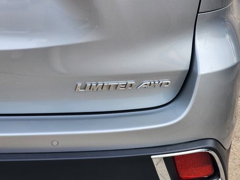 Used 2018 Toyota Highlander Limited Platinum image 13