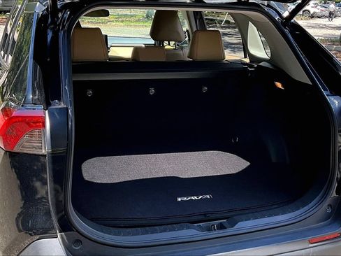 Used 2019 Toyota RAV4 XLE Premium FWD image 36