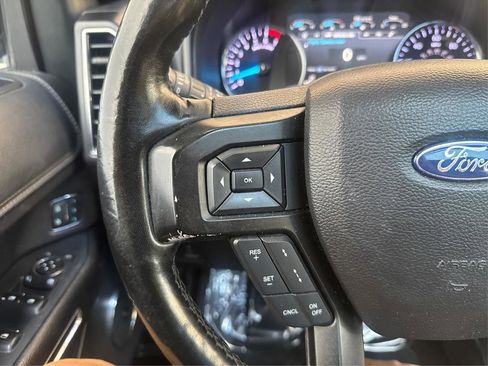 Used 2018 Ford Expedition Limited w/ Equipment Group 301A RWD image 30