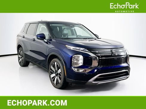 Used 2025 Mitsubishi Outlander SE AWD/4WD image 1