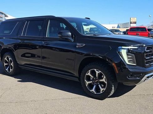 Used 2025 GMC Yukon XL AT4 Ultimate AWD/4WD image 2