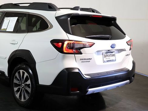 Used 2025 Subaru Outback Limited AWD/4WD image 11