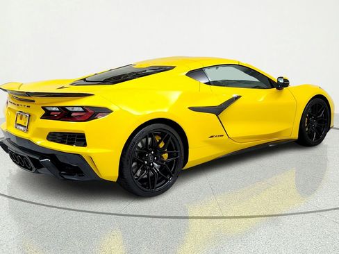 Used 2026 Chevrolet Corvette Z06 RWD image 5