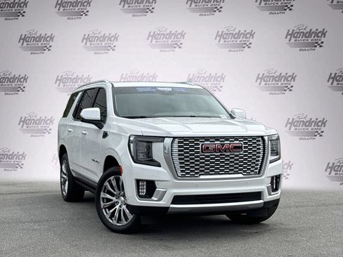 Used 2024 GMC Yukon Denali w/ Advanced Technology Package image 2