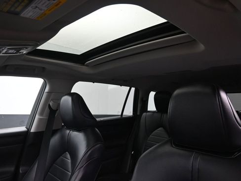 Used 2023 Toyota Highlander XLE image 22