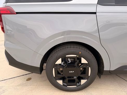 New 2026 Kia Carnival EX image 10