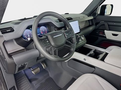 Used 2025 Land Rover Defender 130 V8 image 9