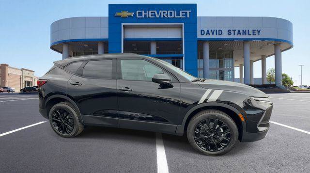 New 2026 Chevrolet Blazer LT w/ LPO, Black Sport Package FWD image 9