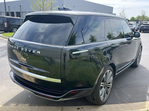 Used 2024 Land Rover Range Rover Autobiography image 7