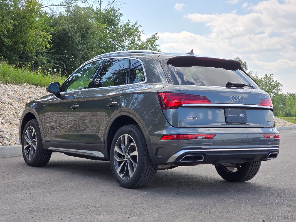 Certified 2023 Audi Q5 2.0T Premium w/ Convenience Package AWD/4WD image 4
