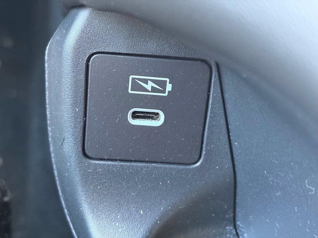 Used 2025 Honda HR-V LX image 26