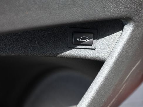 Used 2025 BMW 230i Coupe RWD image 13
