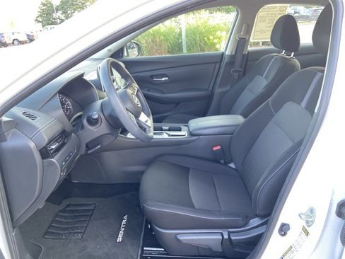 Used 2025 Nissan Sentra SV FWD image 34
